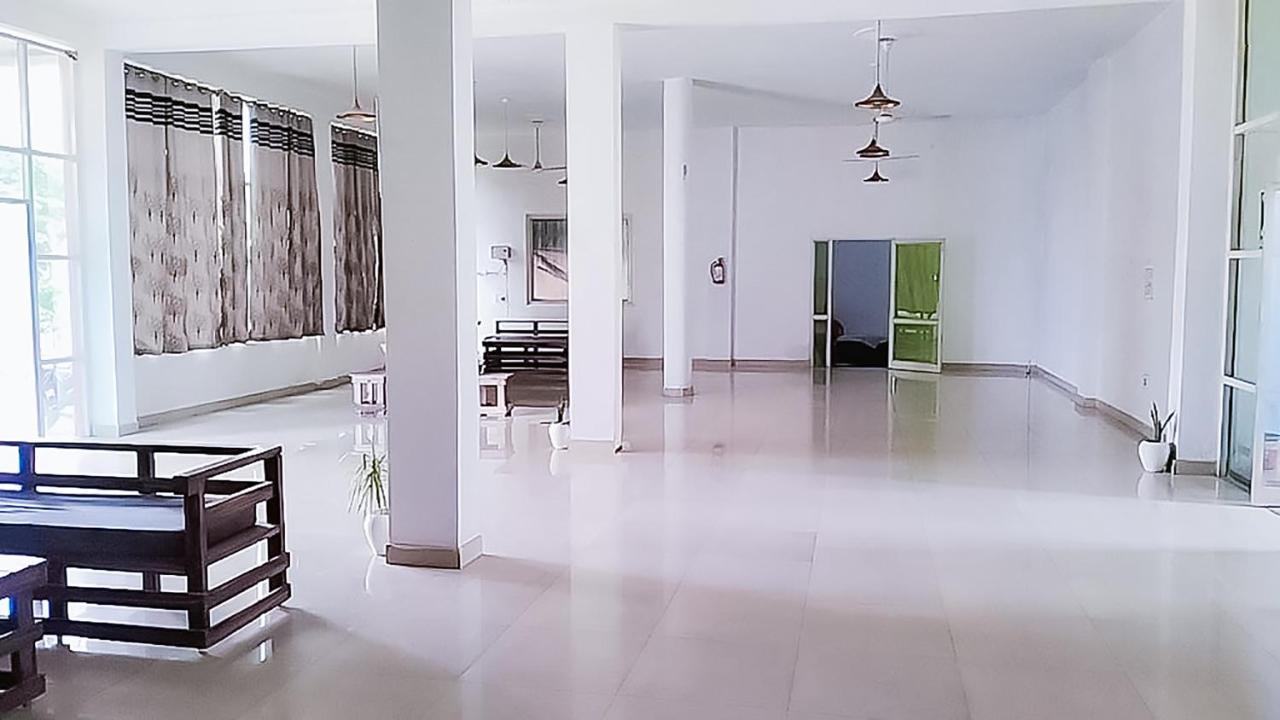 Roomshala 110 Hotel Mulaqaat - Shiv Nadar University Dadri Dış mekan fotoğraf