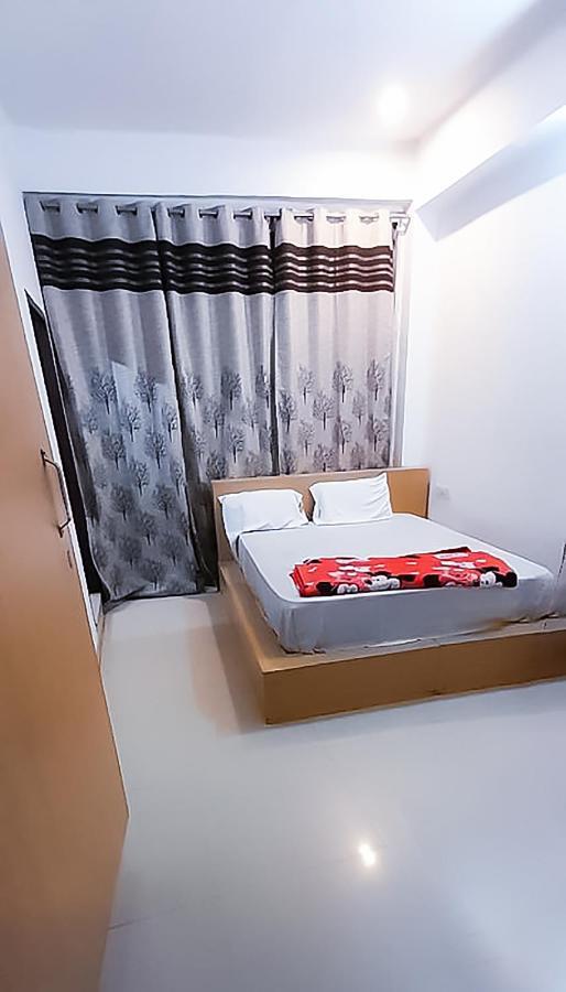 Roomshala 110 Hotel Mulaqaat - Shiv Nadar University Dadri Dış mekan fotoğraf