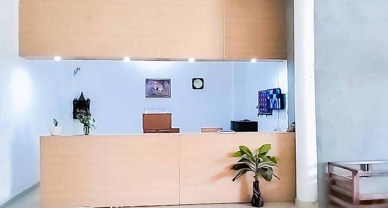 Roomshala 110 Hotel Mulaqaat - Shiv Nadar University Dadri Dış mekan fotoğraf