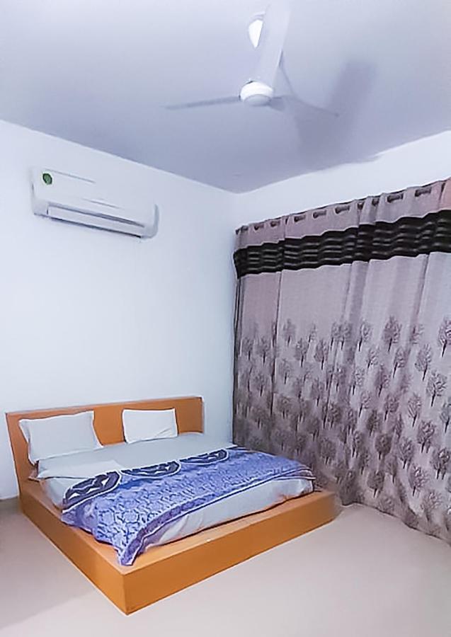 Roomshala 110 Hotel Mulaqaat - Shiv Nadar University Dadri Dış mekan fotoğraf