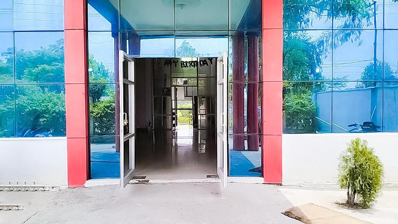 Roomshala 110 Hotel Mulaqaat - Shiv Nadar University Dadri Dış mekan fotoğraf