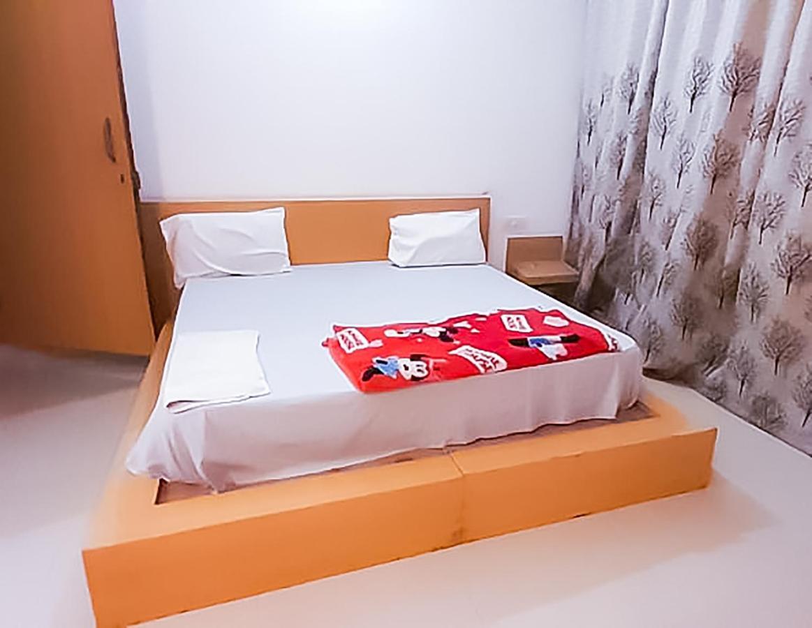 Roomshala 110 Hotel Mulaqaat - Shiv Nadar University Dadri Dış mekan fotoğraf