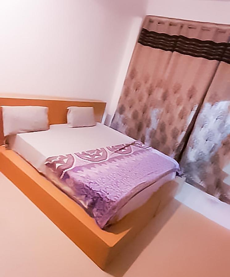 Roomshala 110 Hotel Mulaqaat - Shiv Nadar University Dadri Dış mekan fotoğraf