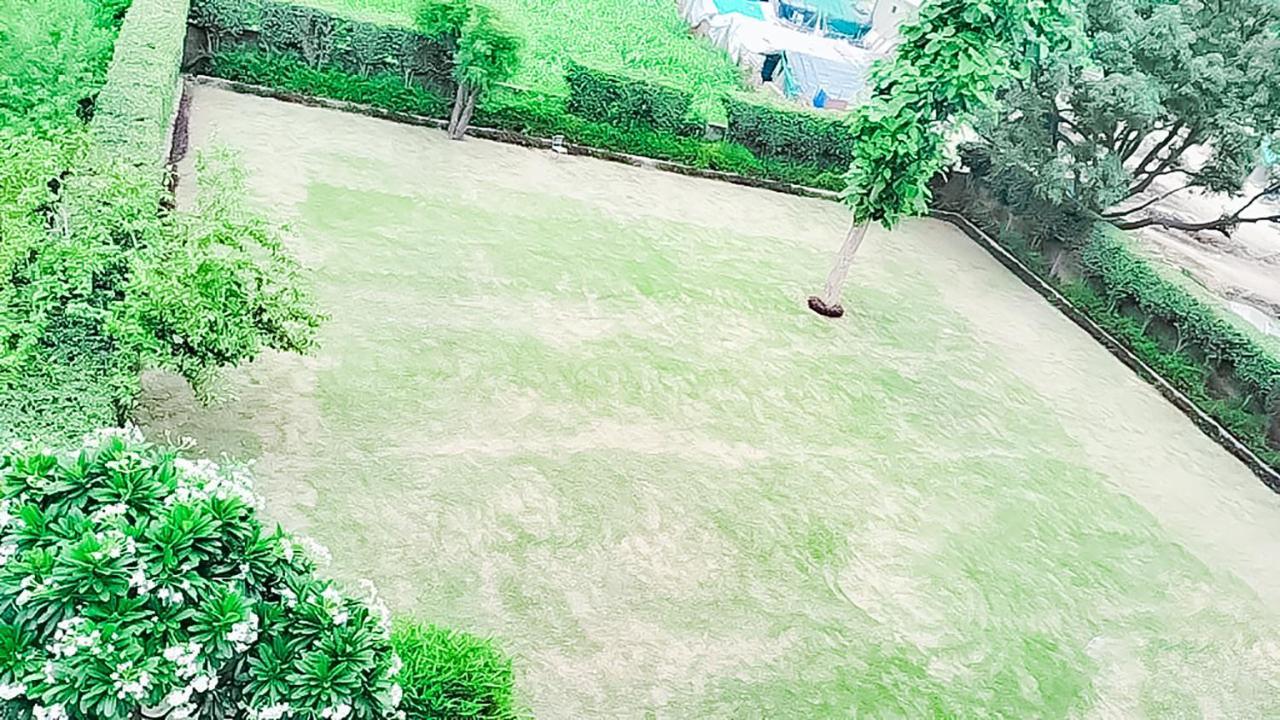 Roomshala 110 Hotel Mulaqaat - Shiv Nadar University Dadri Dış mekan fotoğraf